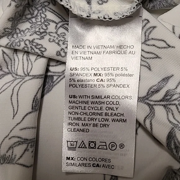 NWOT WHBM Floral Sleeveless Blouse. Size: XXSP. - Picture 5 of 5